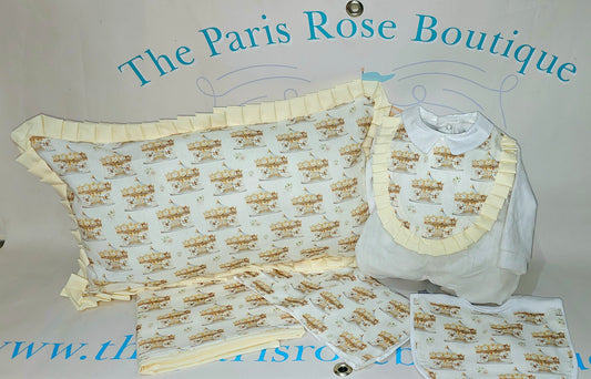 Exclusive to us fabric! Gold / cream carousel full size set.